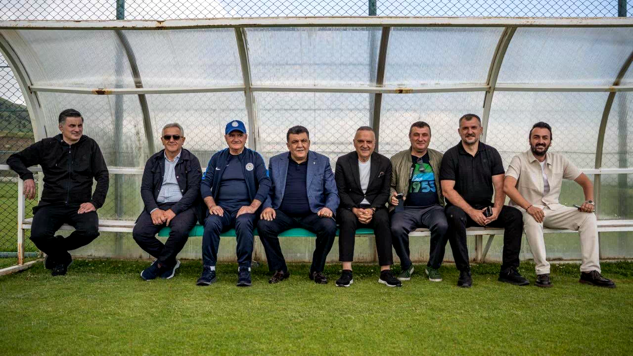Çaykur Rizespor Başkanı Saruhan’dan Erzurum kampına ziyaret