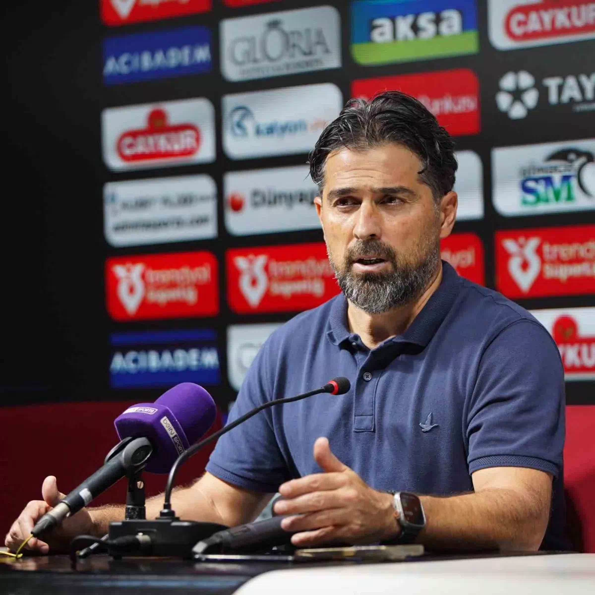 Çaykur Rizespor, Teknik Direktör İlhan Palut’un istifa haberlerini yalanladı.