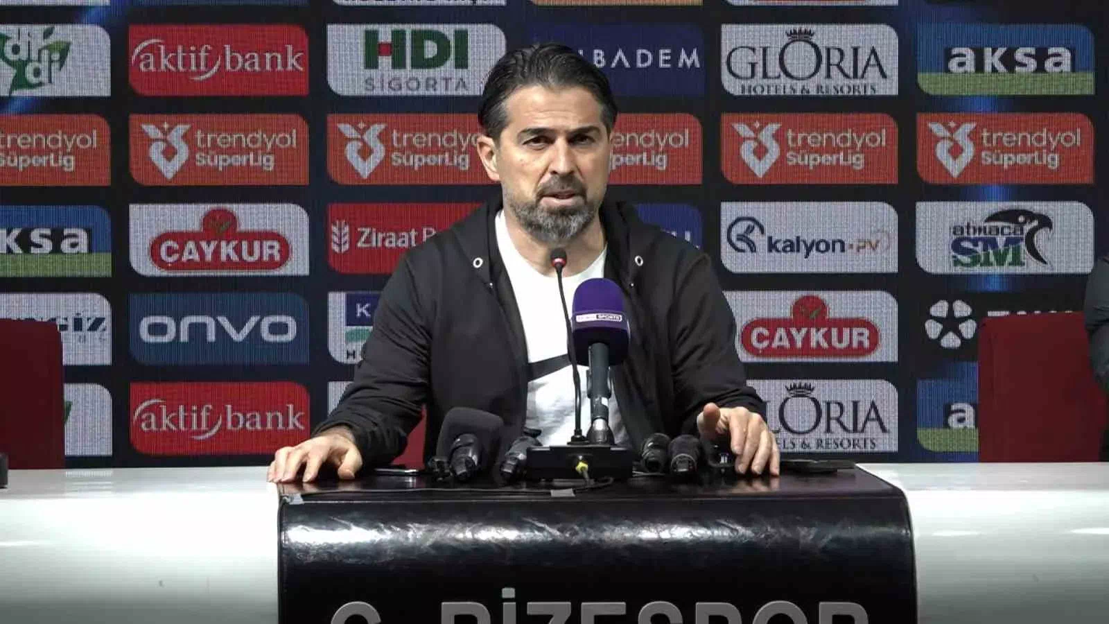 Çaykur Rizespor Teknik Direktörü İlhan Palut: “Beklemediğimiz bir yerdeyiz, başımız belada”