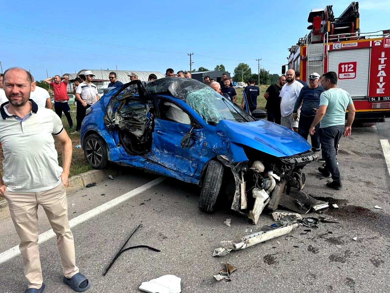 Çekici ile çarpışan otomobil hurdaya döndü: 1 yaralı