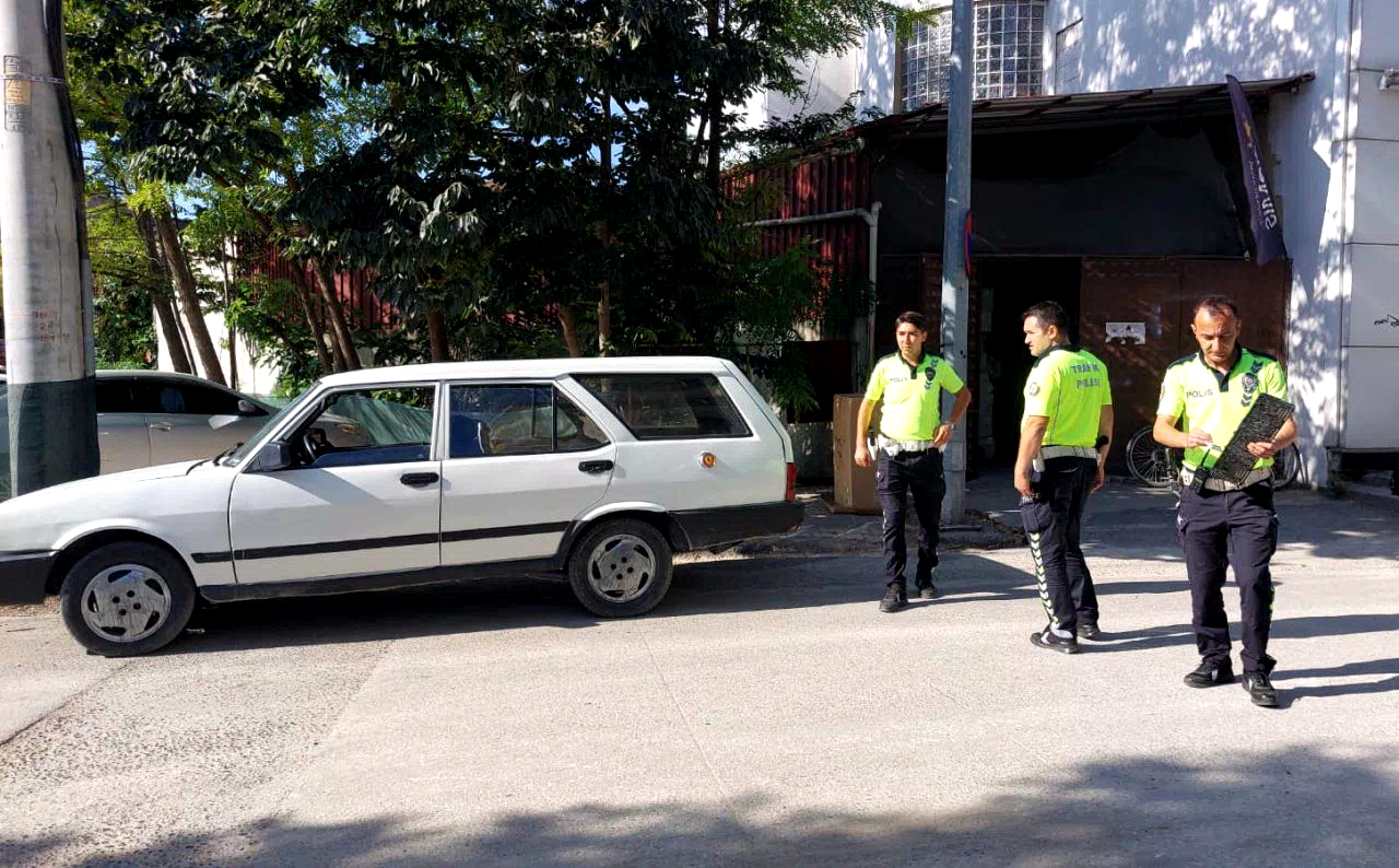 Çekme belgeli otomobil, başka bir araç plakasıyla yakalandı