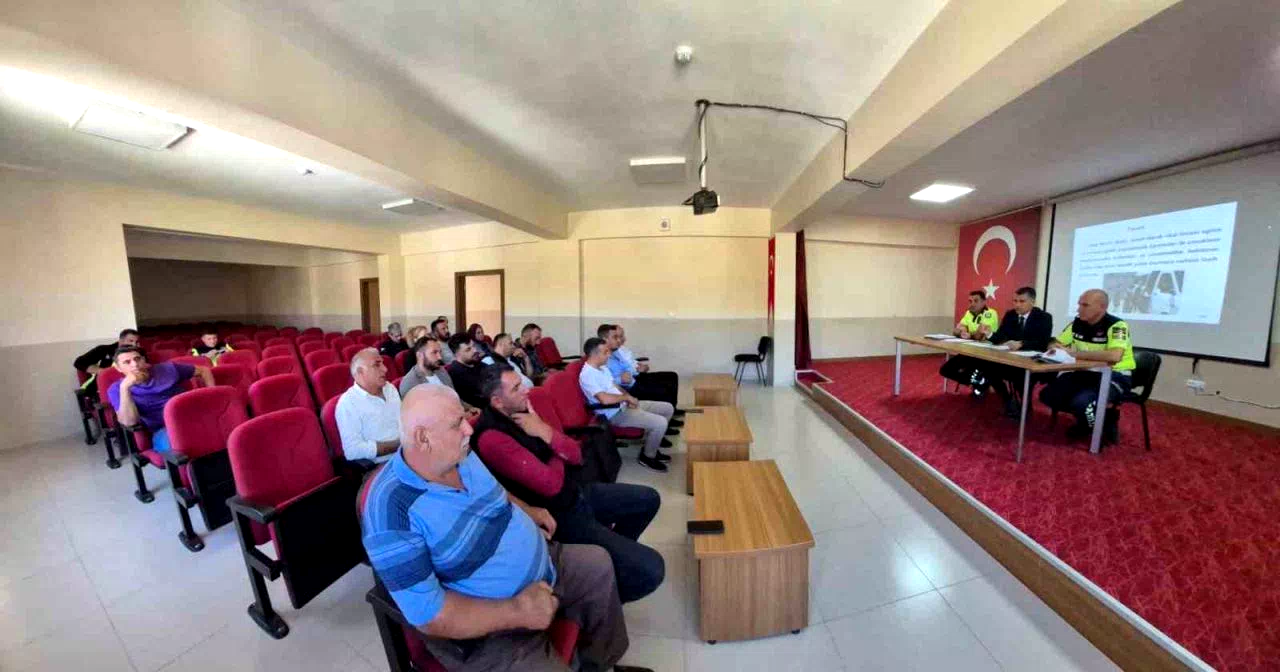 Çemişgezek’te okul servis şoförleri bilgilendirildi