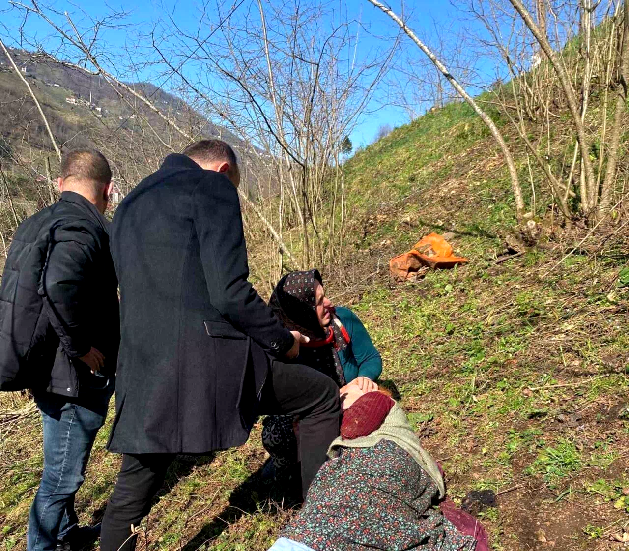Cenazeye giderken hayat kurtardılar