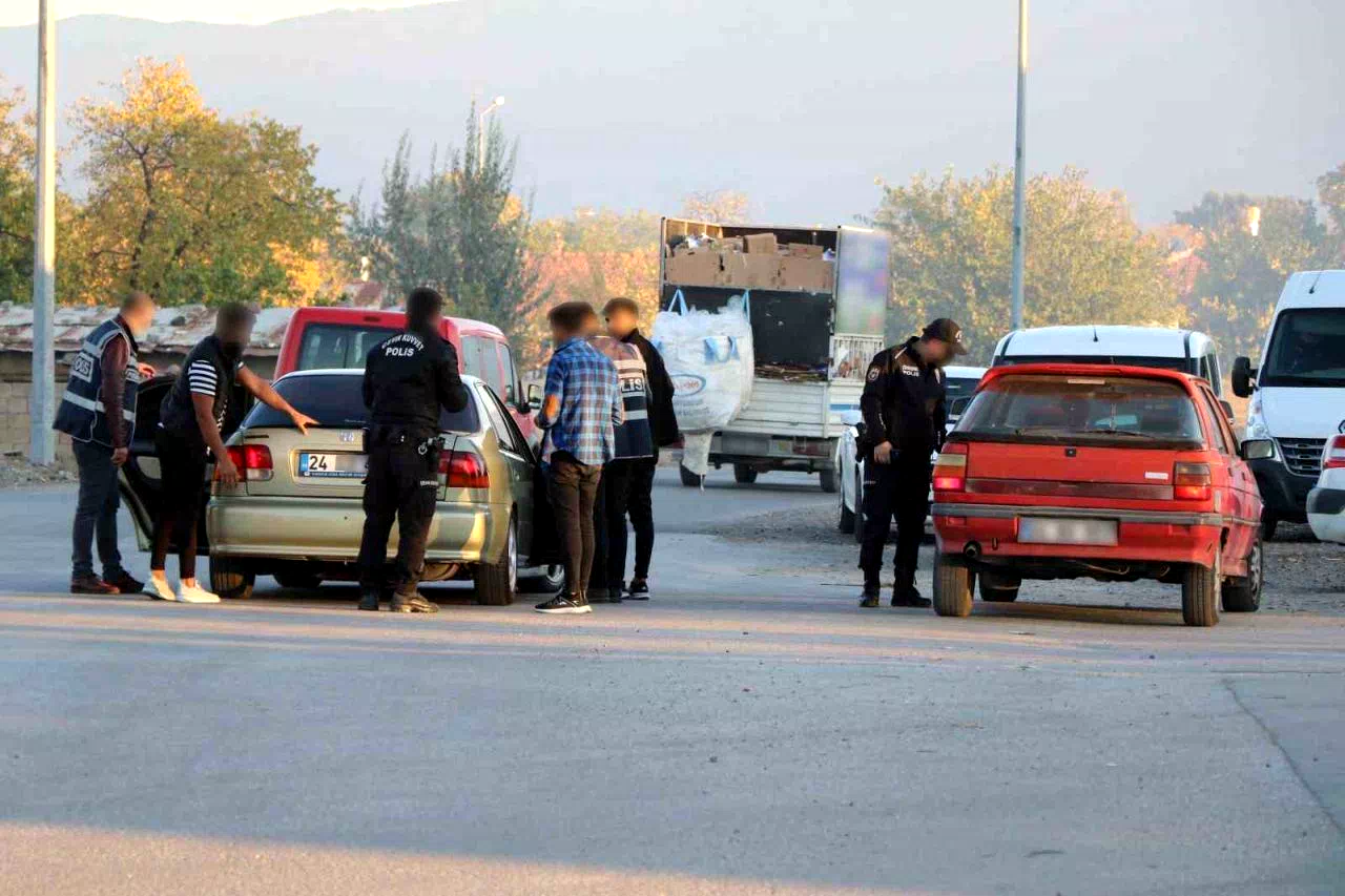 Çeşitli suçlardan aranan 44 kişi yakalandı