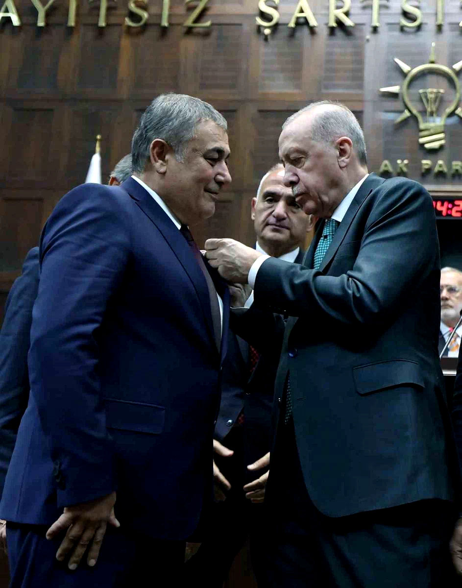CHP’den istifa eden Aksu Belediye Başkanı Yıldırım AK Parti’ye katıldı