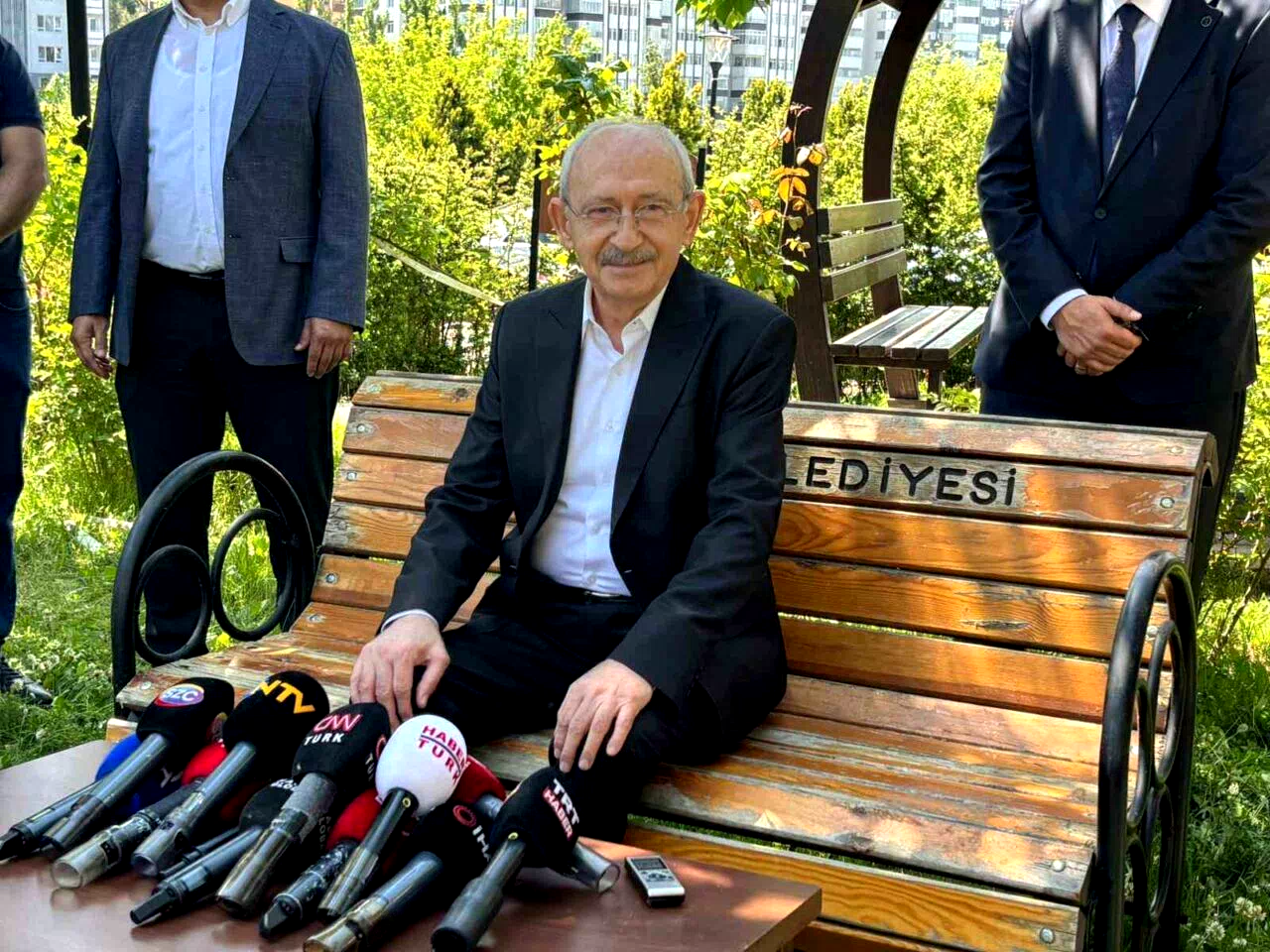 CHP Genel Başkanı Kılıçdaroğlu: “Kurultayın yasal zeminde yapılması lazım, tedbir kararı kalktıktan sonra kurultay yapılır”