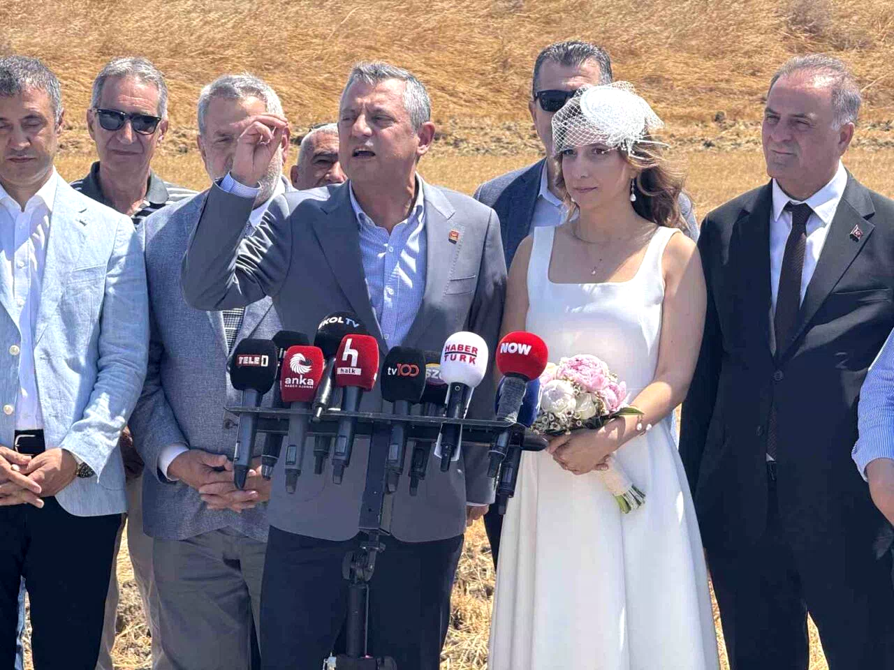 CHP Genel Başkanı Özel: ” 10 arkadaşı görevlendireceğiz, bu komisyonda görev yapacağız”