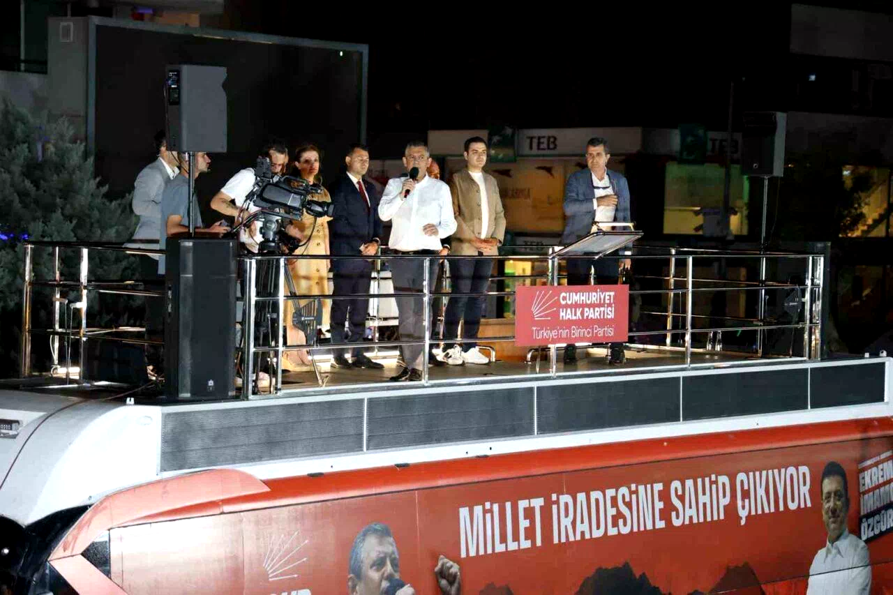 CHP Genel Başkanı Özel, Aksaray’da mitinge katıldı