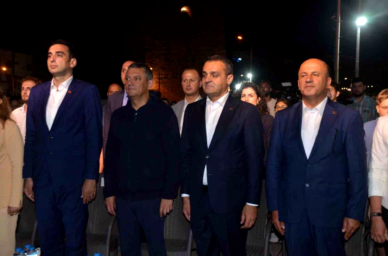 CHP Genel Başkanı Özel, balık av sezonu açılışına katıldı