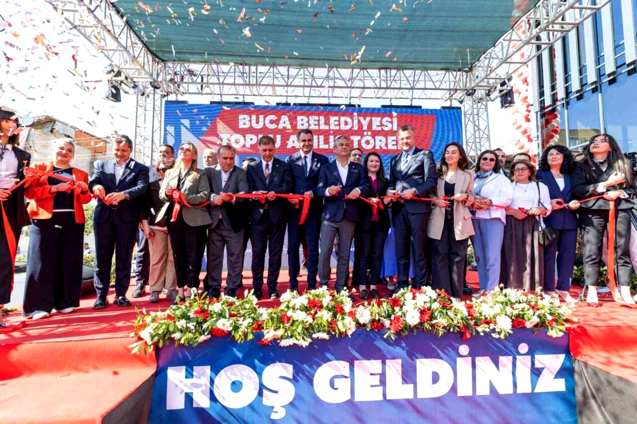 CHP Genel Başkanı Özel, Buca’da eğitim ve spor merkezlerinin açılışını yaptı