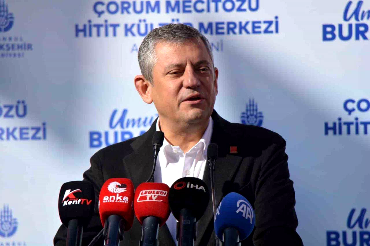 CHP Genel Başkanı Özel: “Bunların kötü sözlerine kulağımızı tıkıyoruz, milletimizin gözünün içine bakıyoruz”