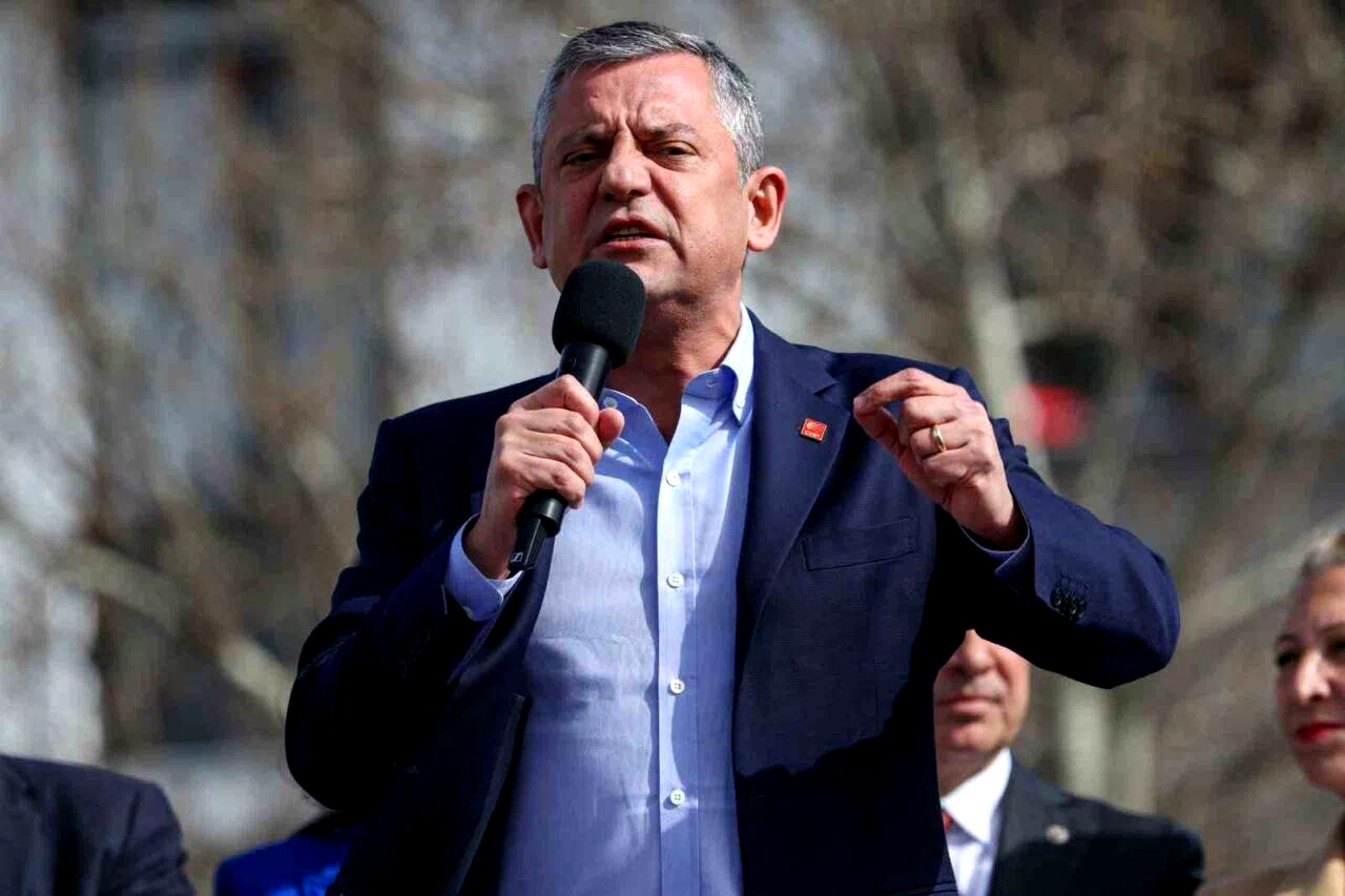 CHP Genel Başkanı Özel: “Egeliler hem kendi evlatlarına hem genel başkanlarına sahip çıktı”