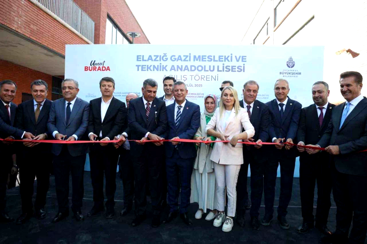 CHP Genel Başkanı Özel, Elazığ’da okul açılışına katıldı