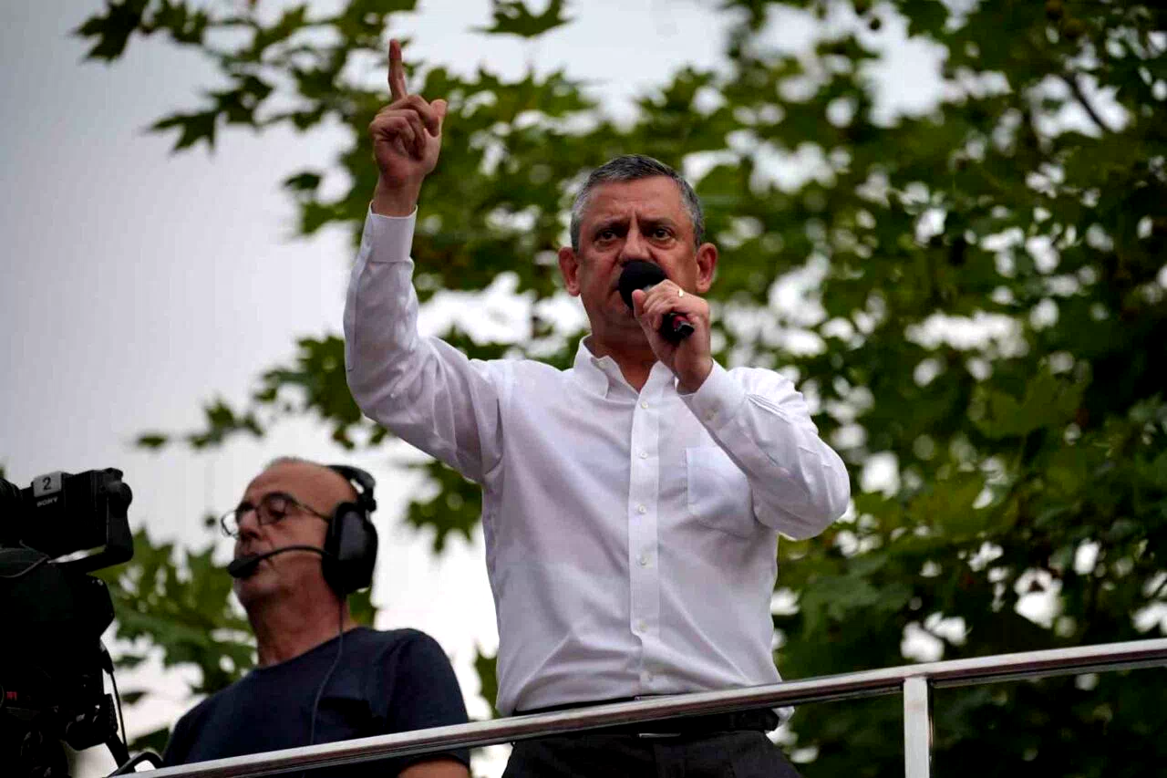 CHP Genel Başkanı Özel: “Fındıkta 250 liranın altındaki bir taban fiyat ölümdür, zülümdür”