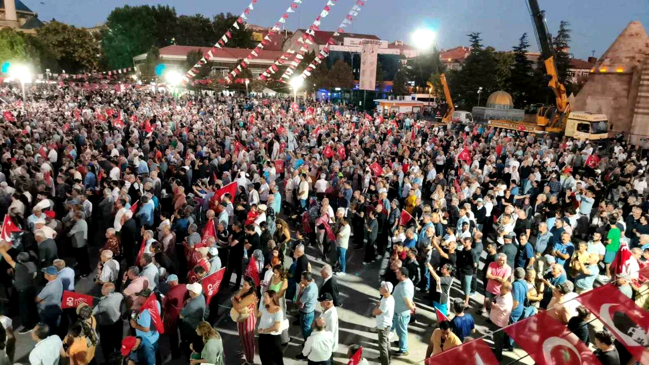 CHP Genel Başkanı Özel, Kırşehir’deki mitingde konuştu