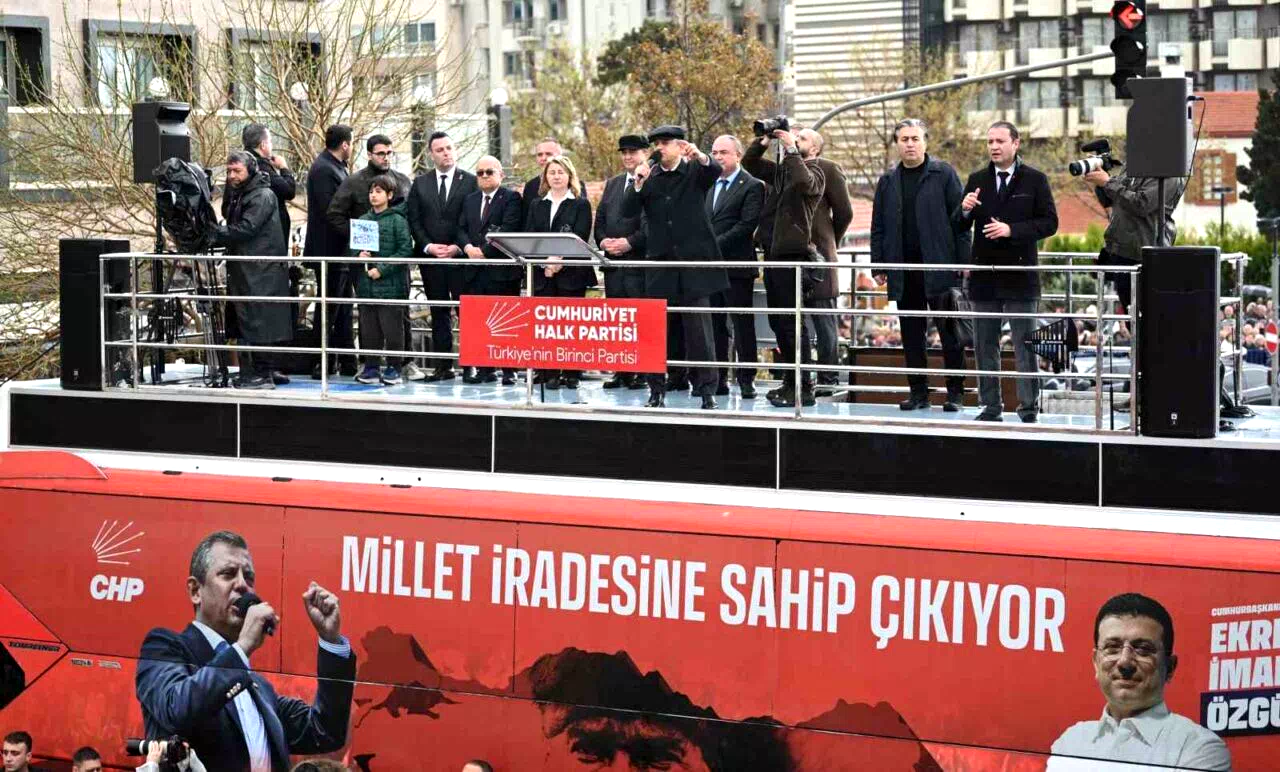 CHP Genel Başkanı Özel Kuşadası’nda