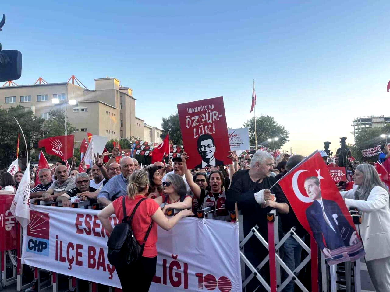 CHP Genel Başkanı Özgür Özel, Büyükçemece’deki mitingde konuştu