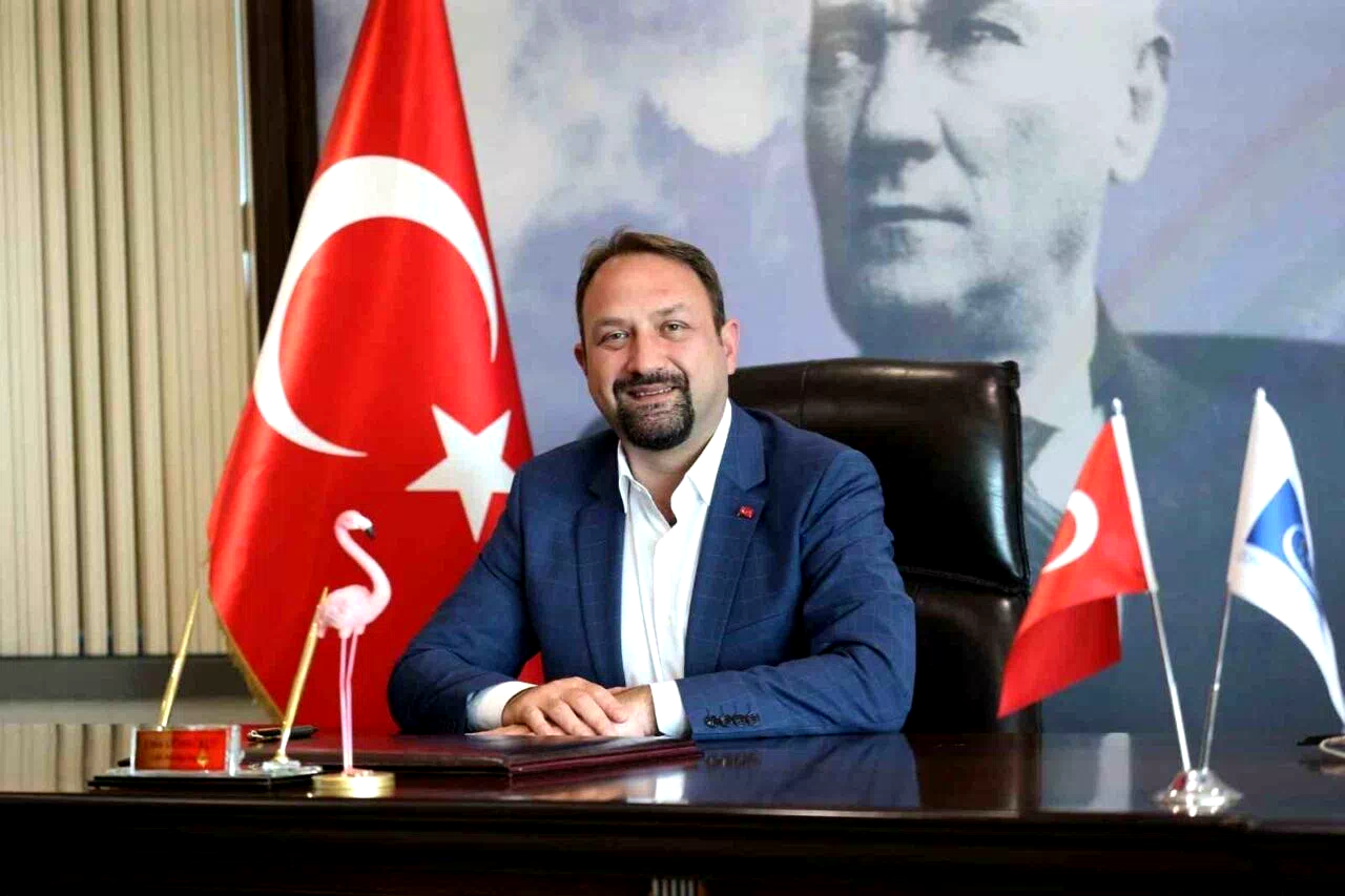 CHP İzmir İl Başkanı Utku Gümrükçü oldu