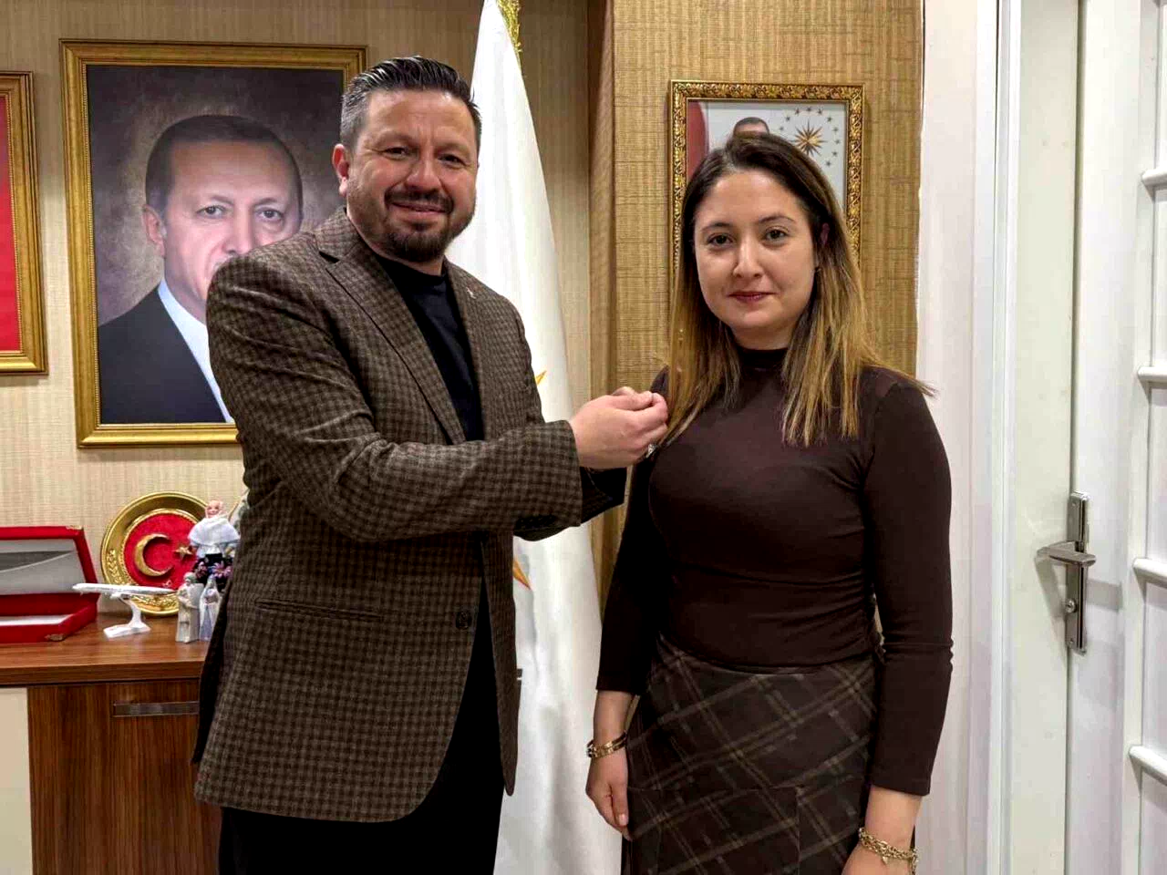 CHP Karesi İlçe Kadın Kolları Başkanı Sabiha Gören AK Parti’de
