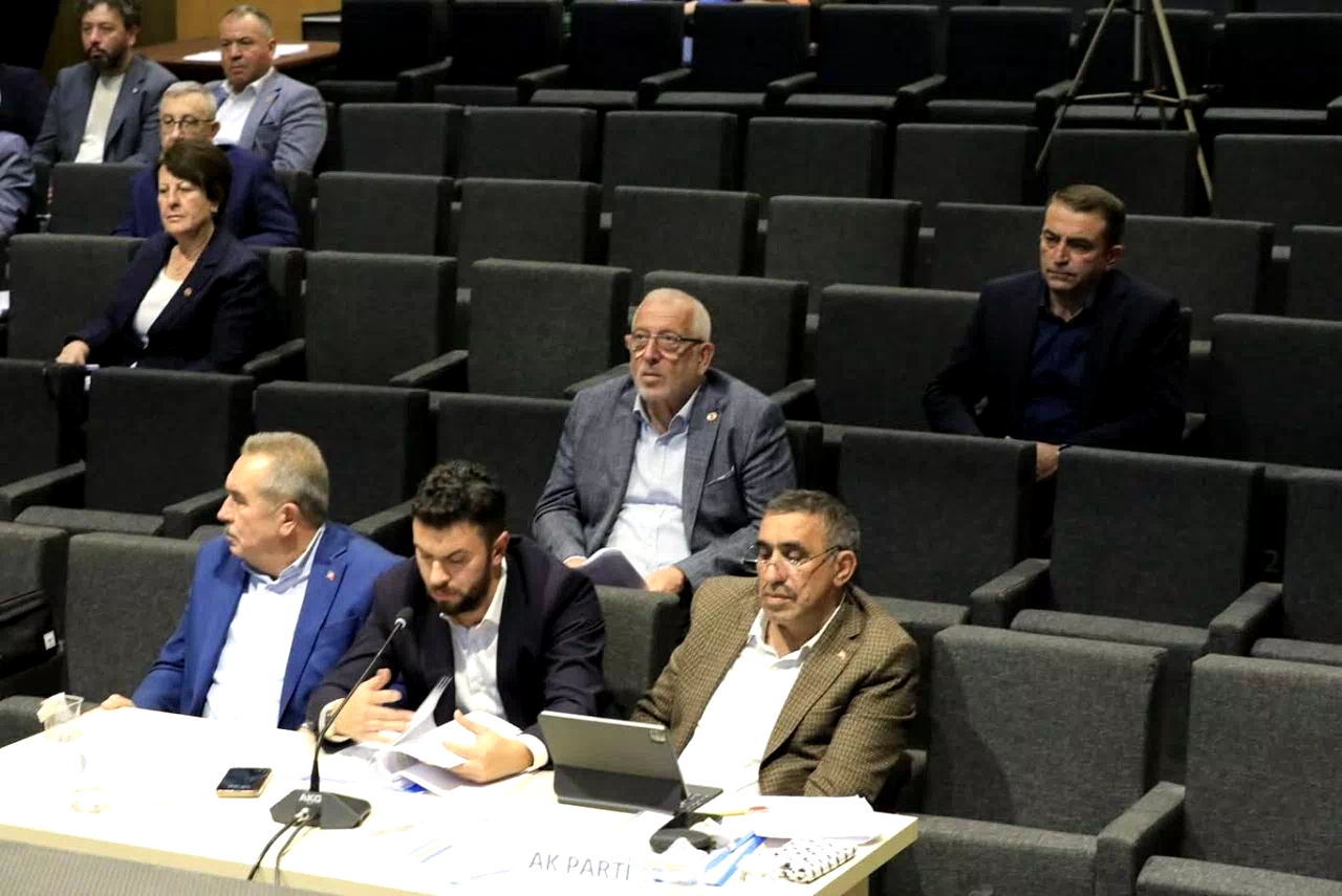 CHP’li Başkan Tanju Çelik’in, belediyenin maaş paralarını SGK’nın istediği yönündeki sözlerine yalanlama