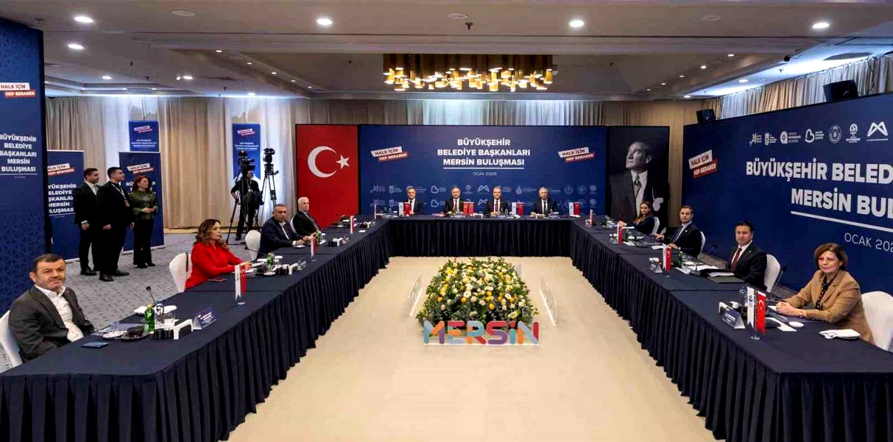 CHP’li Büyükşehir Belediye Başkanları Mersin’de buluştu