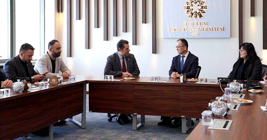 Çin Halk Cumhuriyeti Büyükelçisi Jiang Xuebin’den ETÜ’ye ziyaret