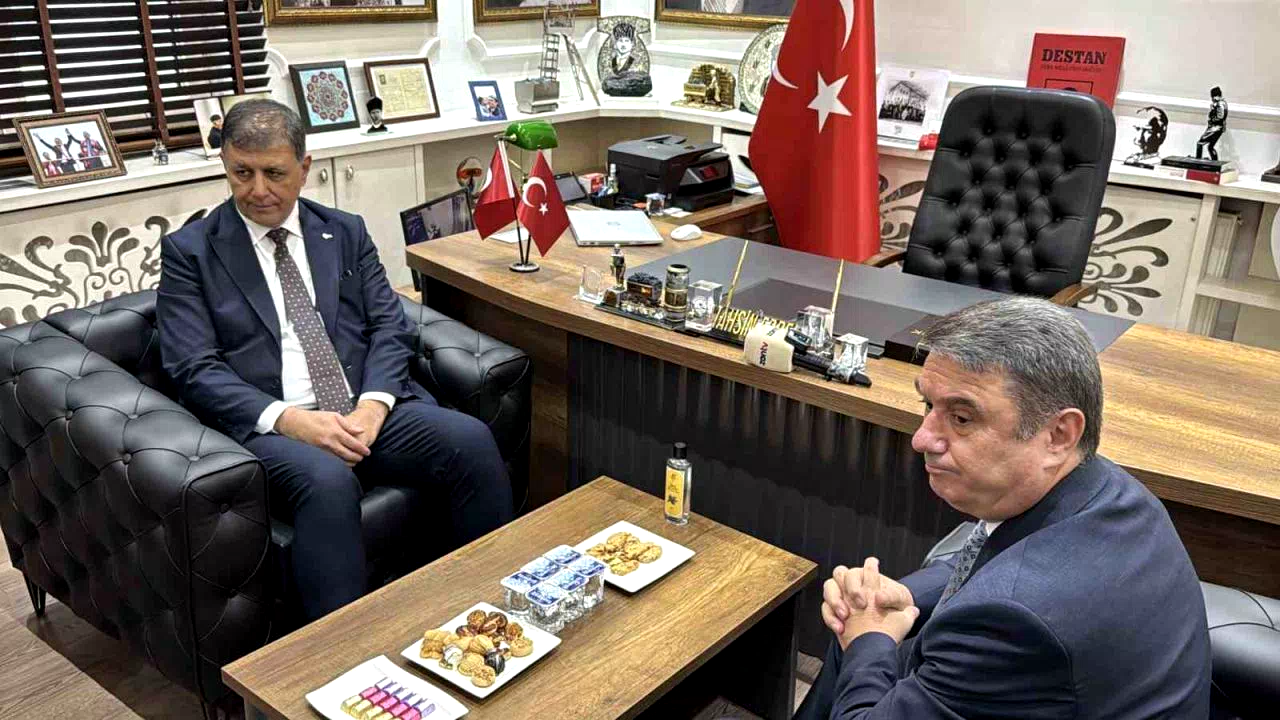’Çıplak ayak’ eylemine Başkan Cemil Tugay’dan yanıt