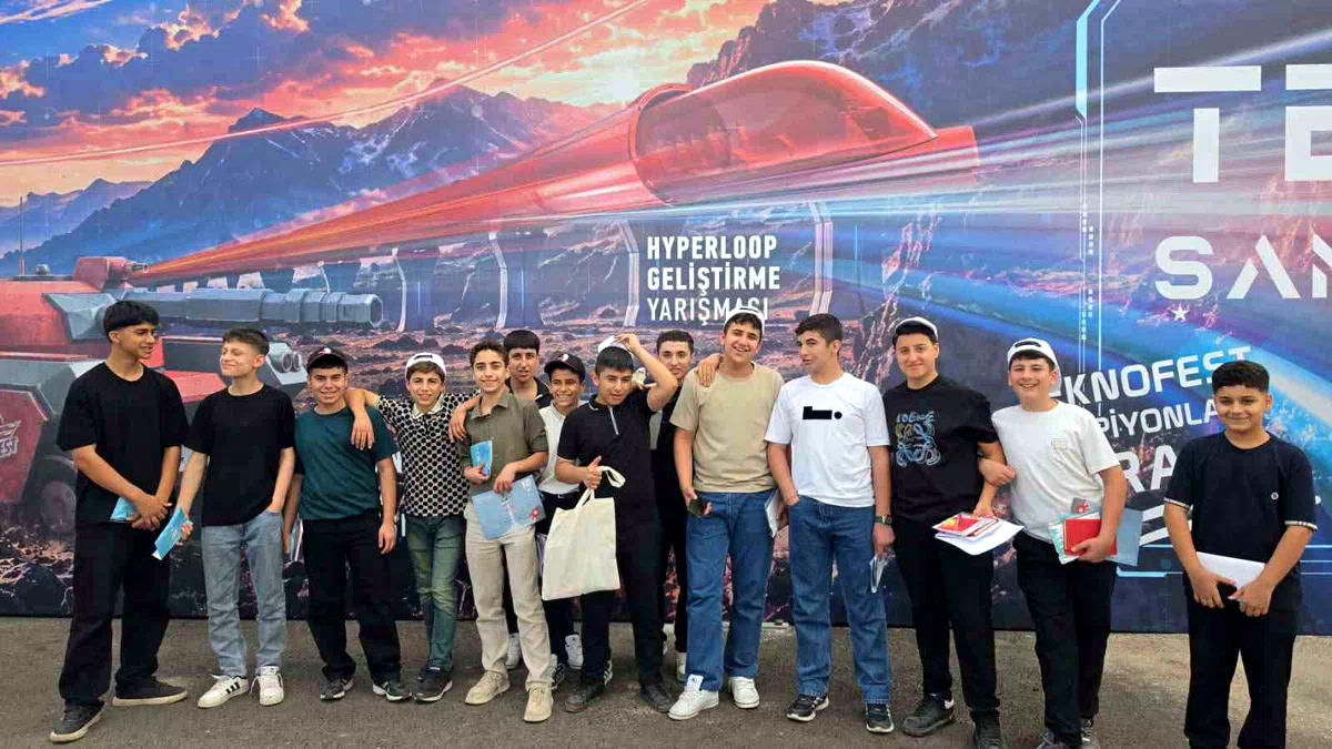 Cizreli öğrenciler TEKNOFEST coşkusunu yerinde yaşadı