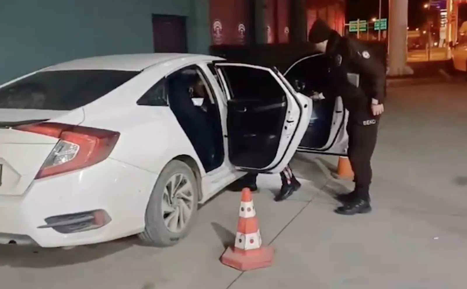 Çorum’da silahlı kavgada 1 kişi yaralandı, 2 şüpheli gözaltına alındı.