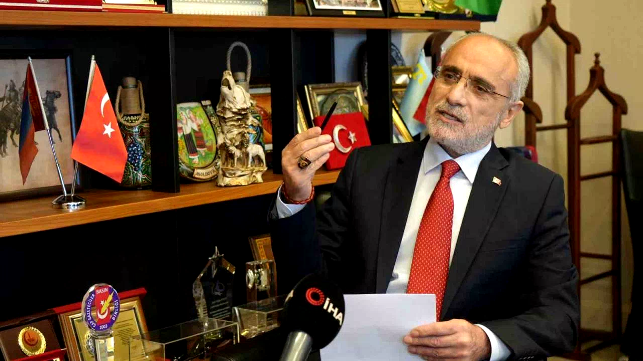 Cumhurbaşkanı Başdanışmanı Topçu: “Muhsin Yazıcıoğlu, 26 gün çırılçıplak işkenceye maruz kaldı”