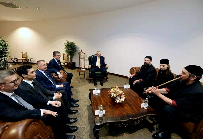 Cumhurbaşkanı Erdoğan, “Ay Yola” müzik grubunu kabul etti