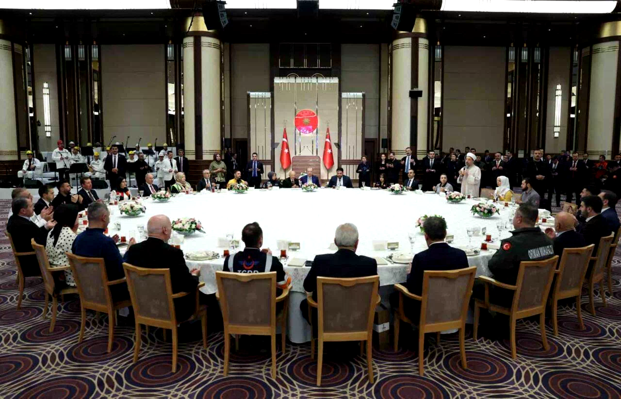 Cumhurbaşkanı Erdoğan: “Biz toplumun her kesiminin hak ve özgürlüklerini genişletmeye odaklanıyoruz”