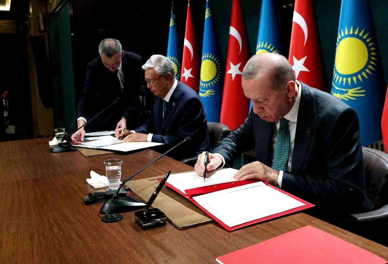 Cumhurbaşkanı Erdoğan: “Dünyanın gözleri önünde bir halk açlık ve susuzlukla öldürülüyor”