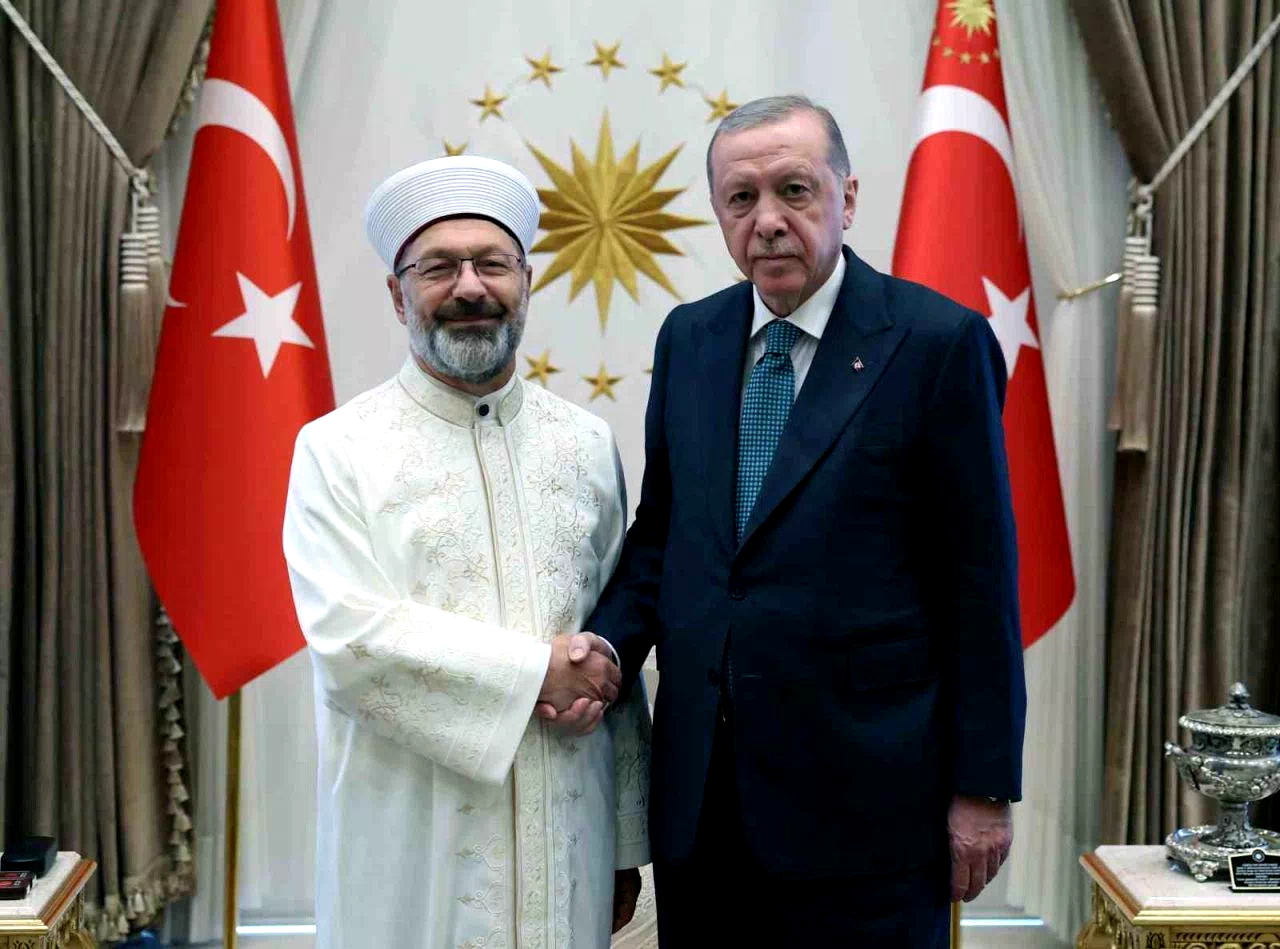 Cumhurbaşkanı Erdoğan eski Diyanet İşleri Başkanı Prof. Dr. Erbaş’ı kabul etti