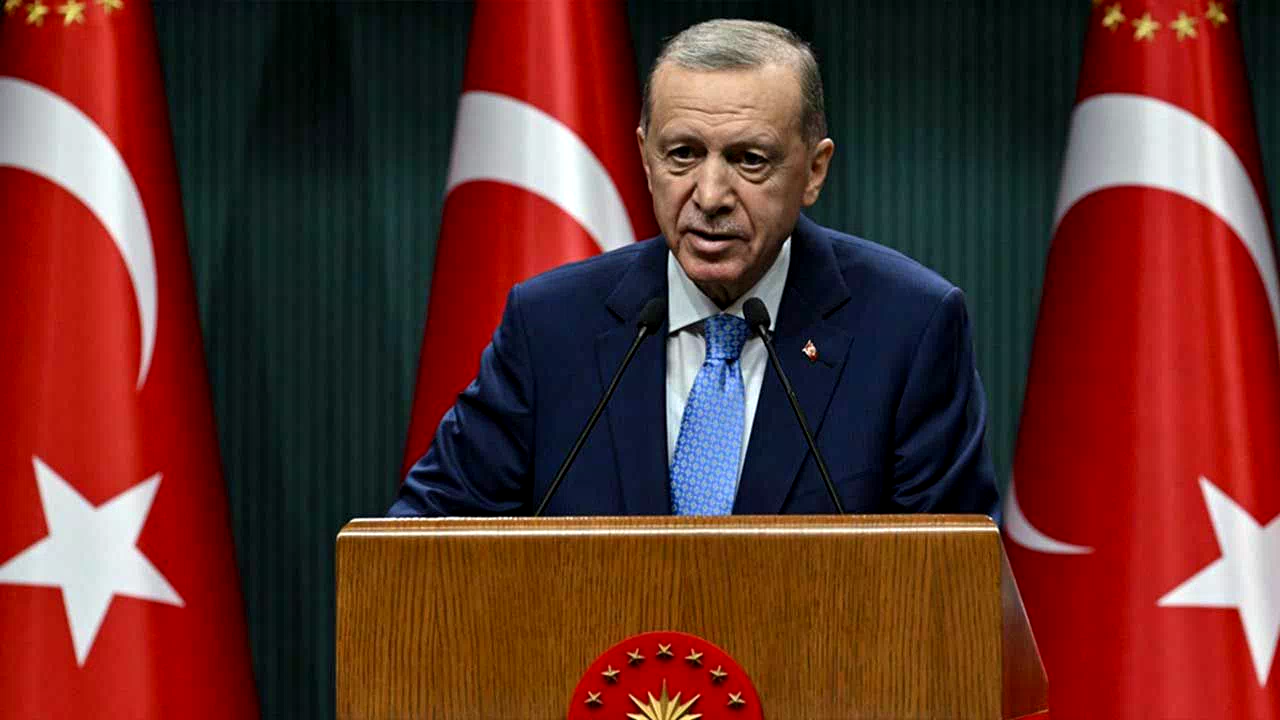 Cumhurbaşkanı Erdoğan, Fransa Cumhurbaşkanı Macron'la telefon görüşmesi yaptı