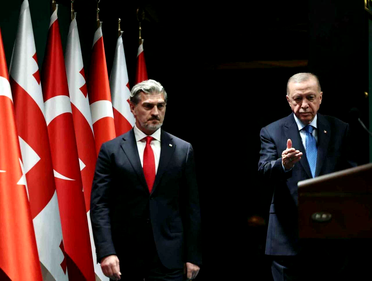 Cumhurbaşkanı Erdoğan: “Gürcistan ile yeni ticaret hedefimiz 5 milyar dolara emin adımlarla ilerliyoruz”