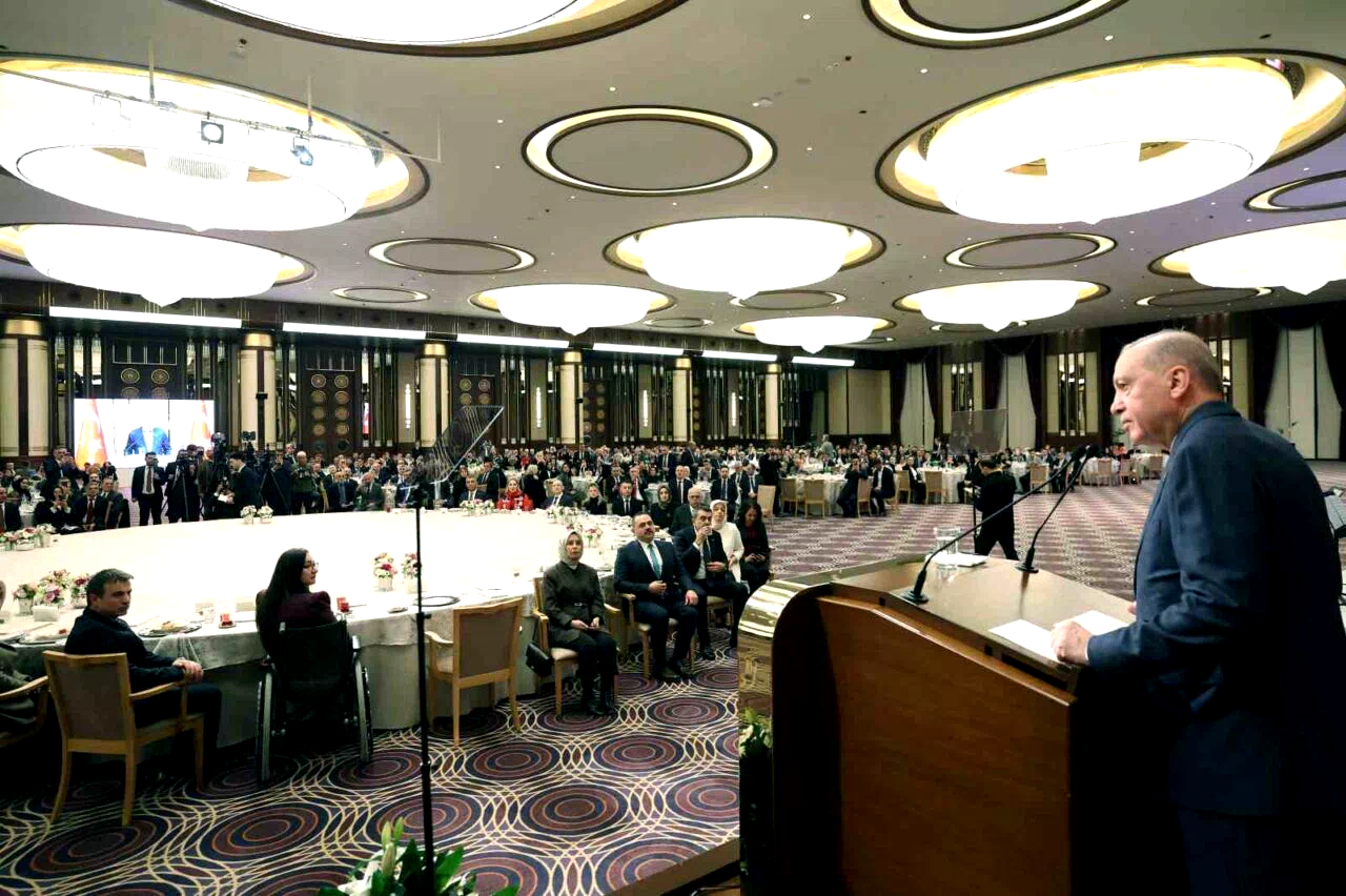 Cumhurbaşkanı Erdoğan: “Kıymetli öğretmenlerimize karşı şiddete toleransımız yoktur”