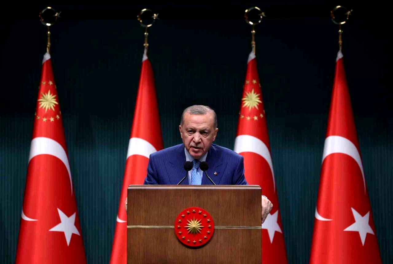 Cumhurbaşkanı Erdoğan: “Muhalefetin iş bilmezliğine bakıp asla umutsuzluğa kapılmayın, liyakatli kadrolar Türkiye’de iş başındadır”