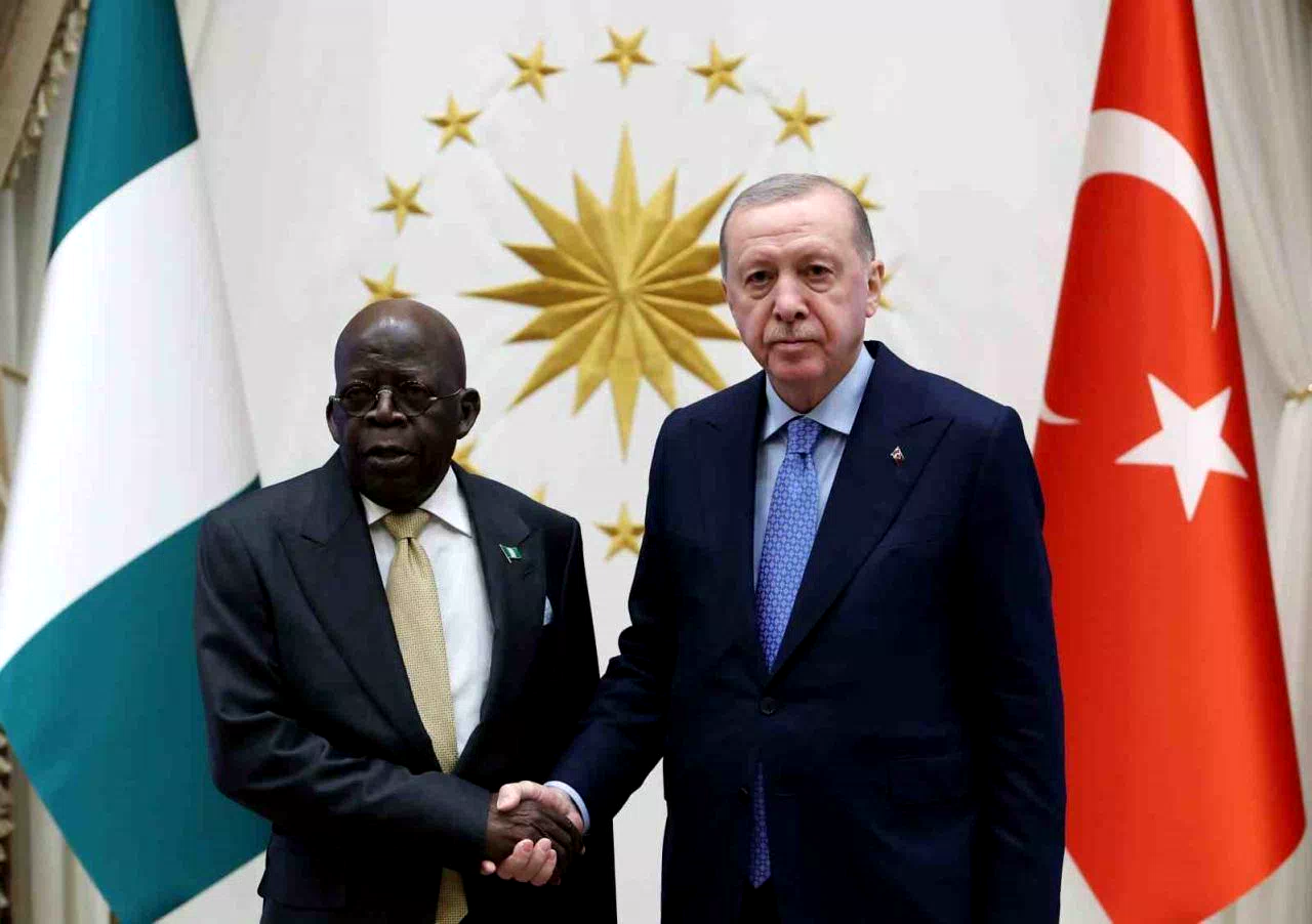 Cumhurbaşkanı Erdoğan, Nijerya Cumhurbaşkanı Tinubu ve beraberindeki heyetle bir araya geldi