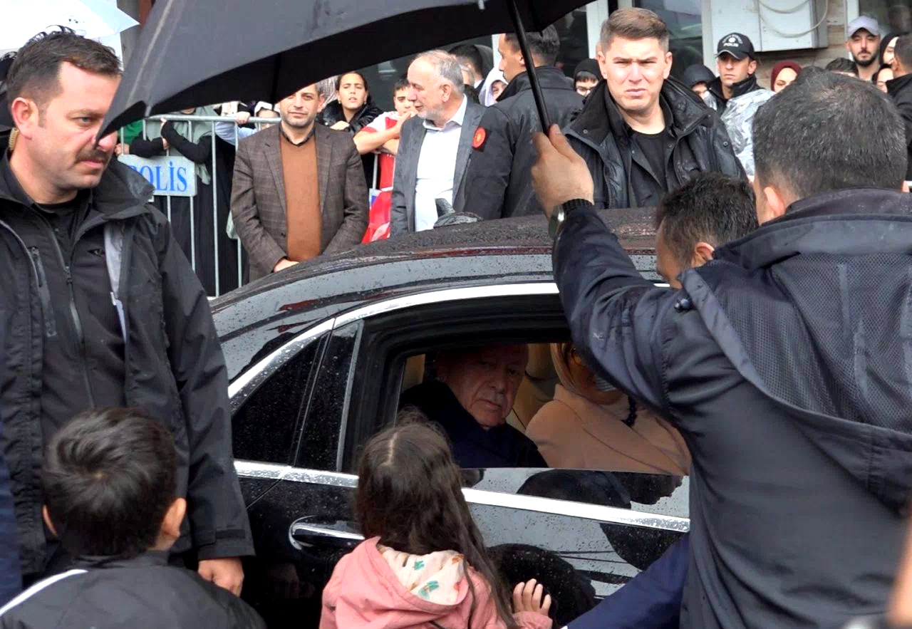 Cumhurbaşkanı Erdoğan Rize’den ayrıldı
