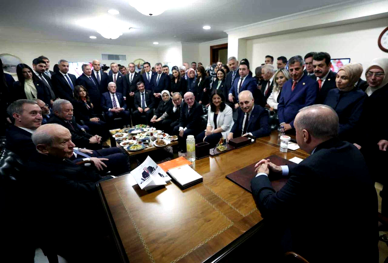 Cumhurbaşkanı Erdoğan, TBMM’de siyasi parti genel başkanları ile görüştü