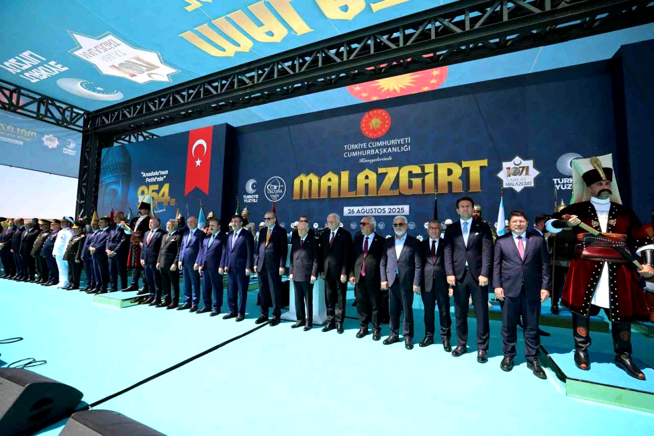 Cumhurbaşkanı Erdoğan: “Yönünü Ankara’ya ve Şam’a dönenler kazanacak”