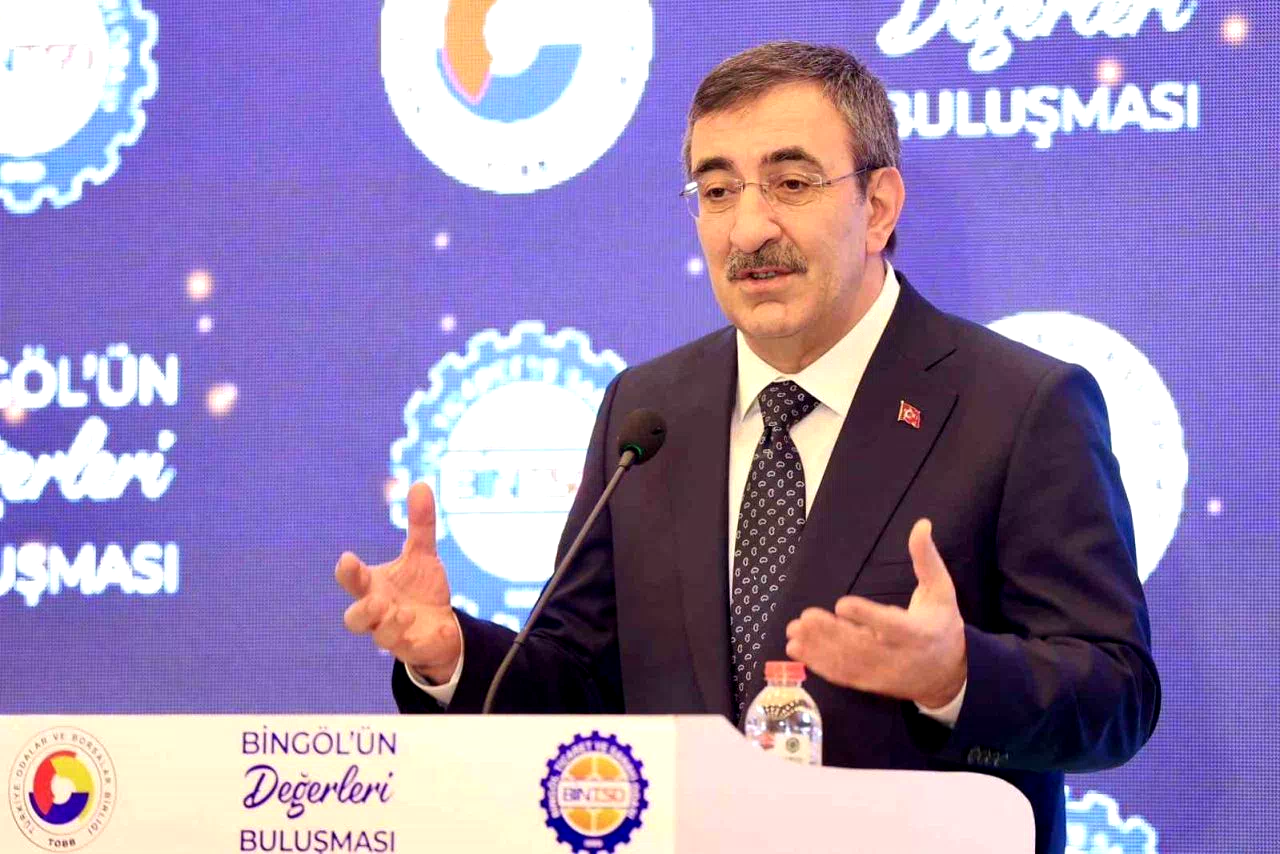 Cumhurbaşkanı Yardımcısı Yılmaz: “Savaşların, çatışmaların, belirsizliklerin ortasında büyümeye devam eden bir Türkiye var”