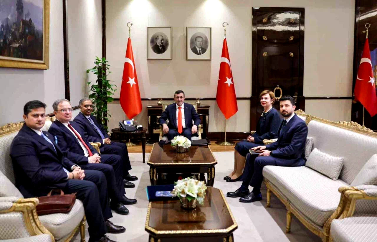 Cumhurbaşkanı Yardımcısı Yılmaz: “Türkiye olarak D-8’in etkinliğini artıracak bu dönüşüm sürecine samimi ve güçlü destek vermeye devam edeceğiz”