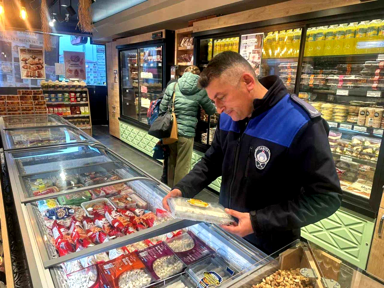 Darıca’da zabıta ekiplerinden yılbaşı denetimi
