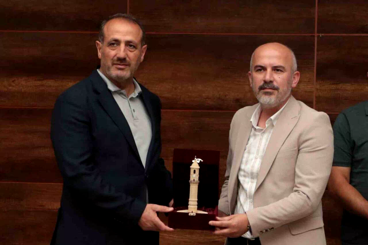 Dede Korkut Şiir Yarışması’nda derece elde eden şairlere ödülleri verildi