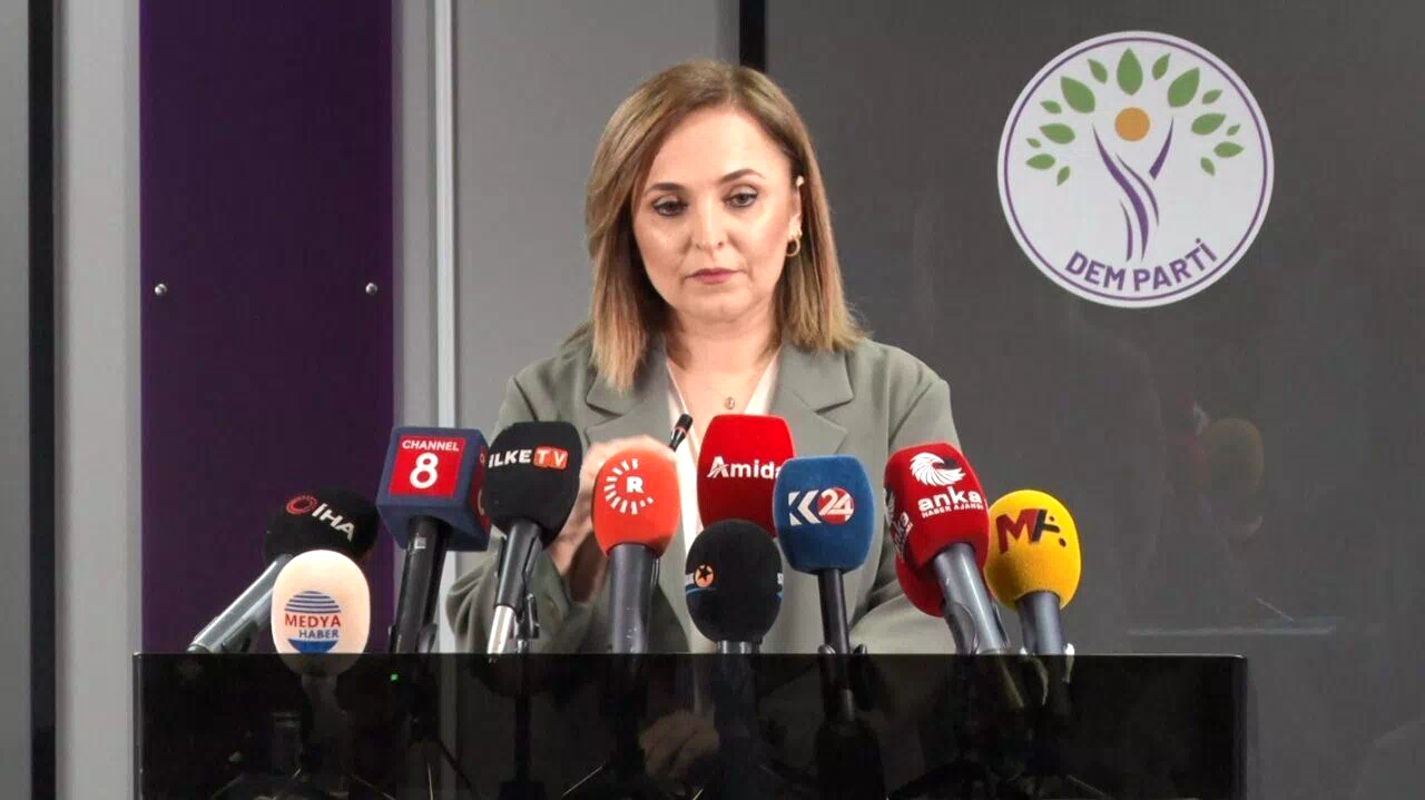 DEM Parti Sözcüsü Doğan: “Öcalan’ın özgür bir şekilde çalışabileceği, doğrudan temas kurabileceği iletişim şartlarının oluşturulması gerektiğini düşünüyoruz”