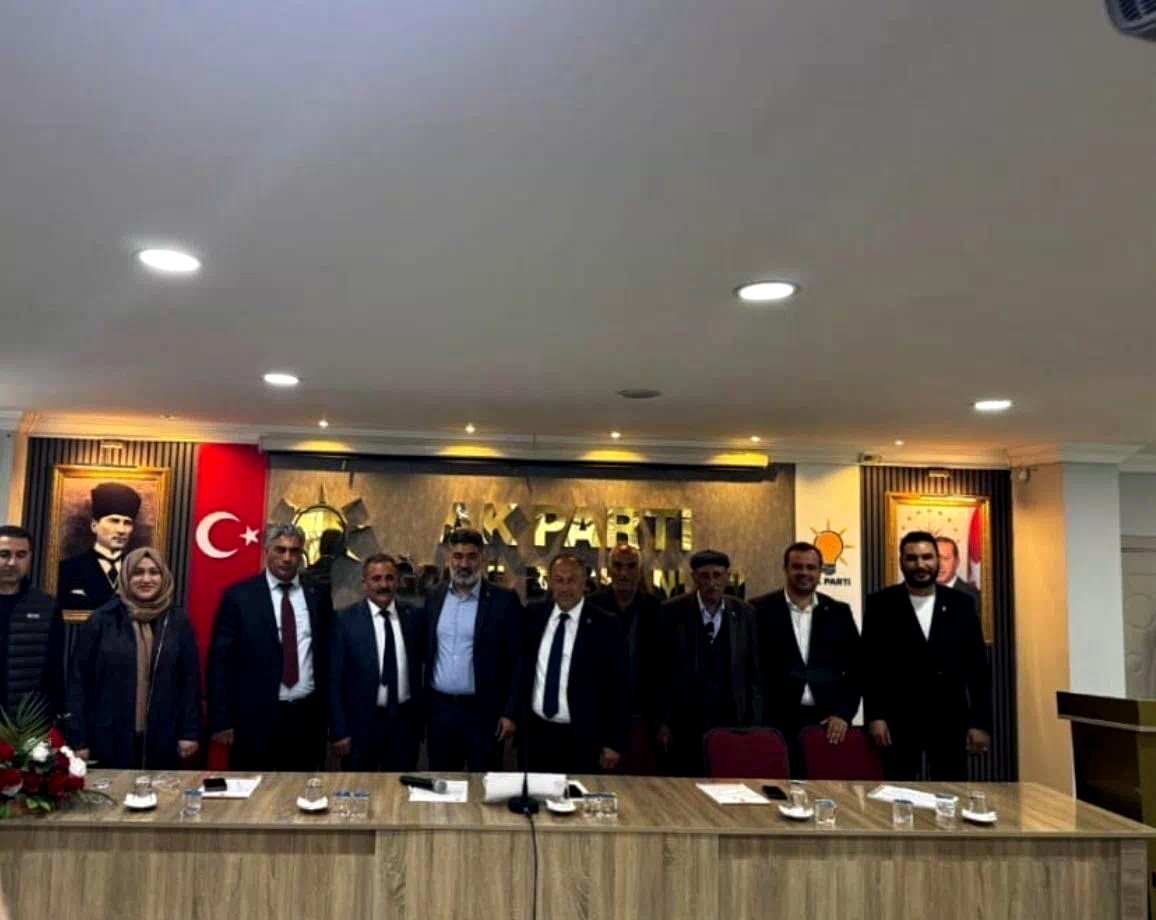 DEM Partili meclis üyesi AK Parti’ye katıldı