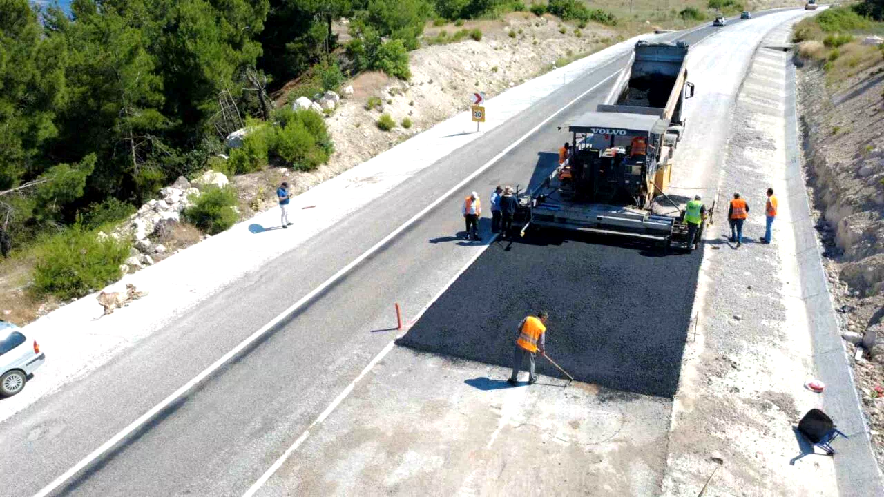 Demirci’de ulaşım yatırımları hız kazandı