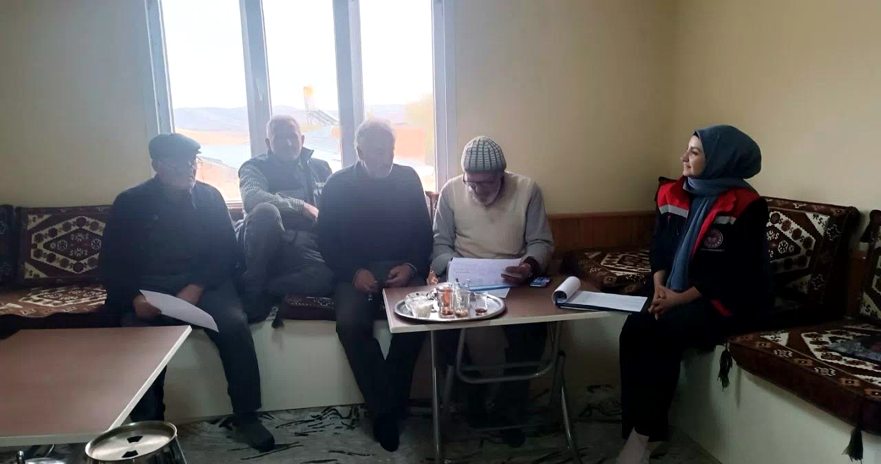 Demirözü’nde yetiştiricilere ’Buzağı Kayıplarının Önlenmesi’ eğitimi verildi